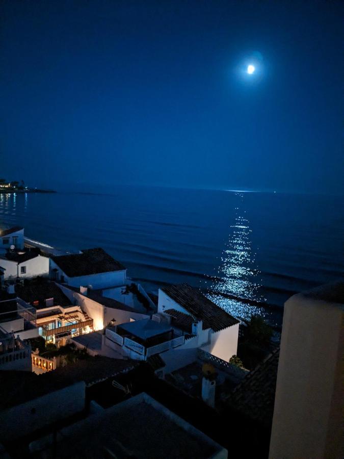Seaside View Apartment Естепона Екстериор снимка