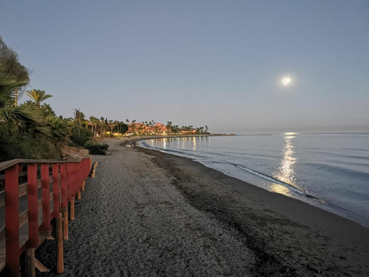 Seaside View Apartment Естепона Екстериор снимка